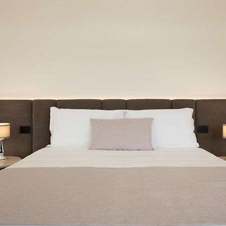 Essenza Relais Contemporaneo Bed & Breakfast Чистернино Екстериор снимка