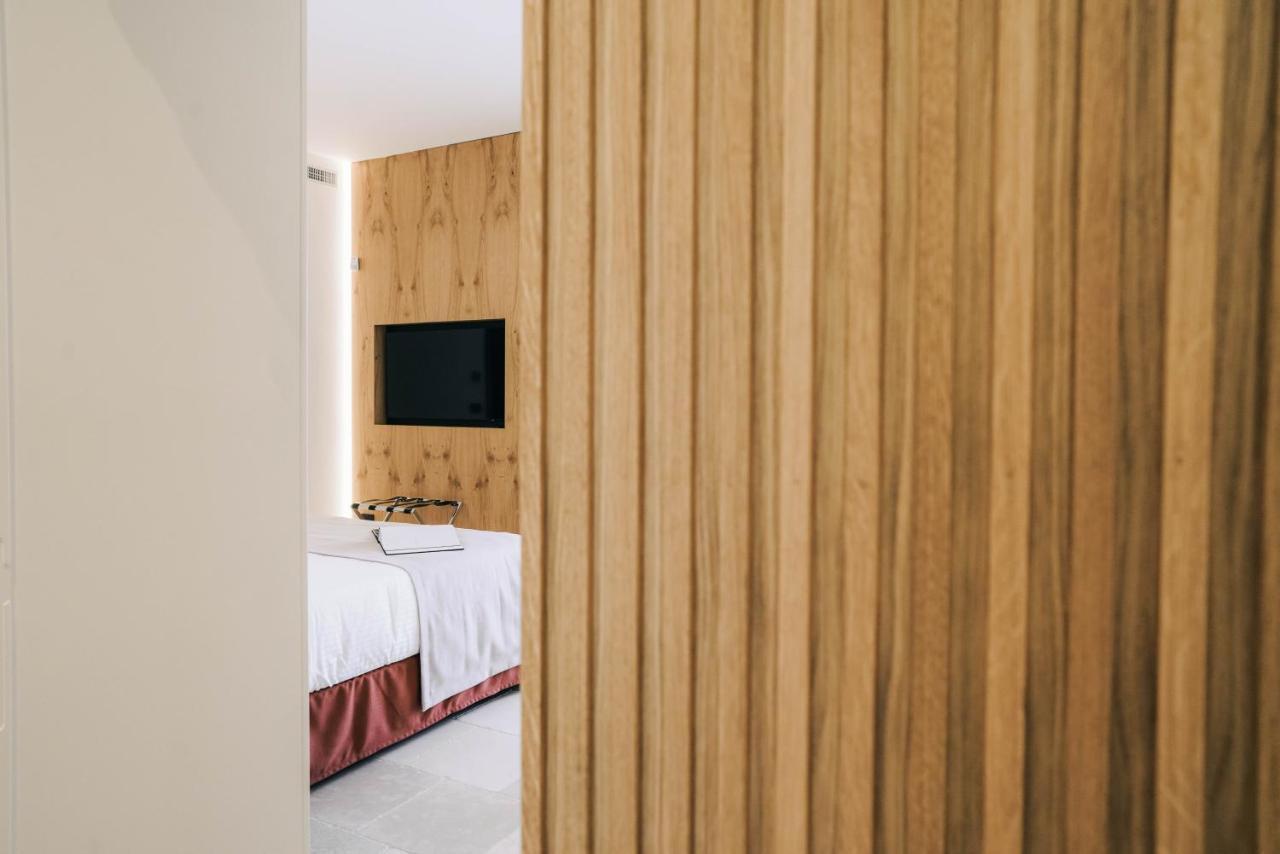 Essenza Relais Contemporaneo Bed & Breakfast Чистернино Екстериор снимка