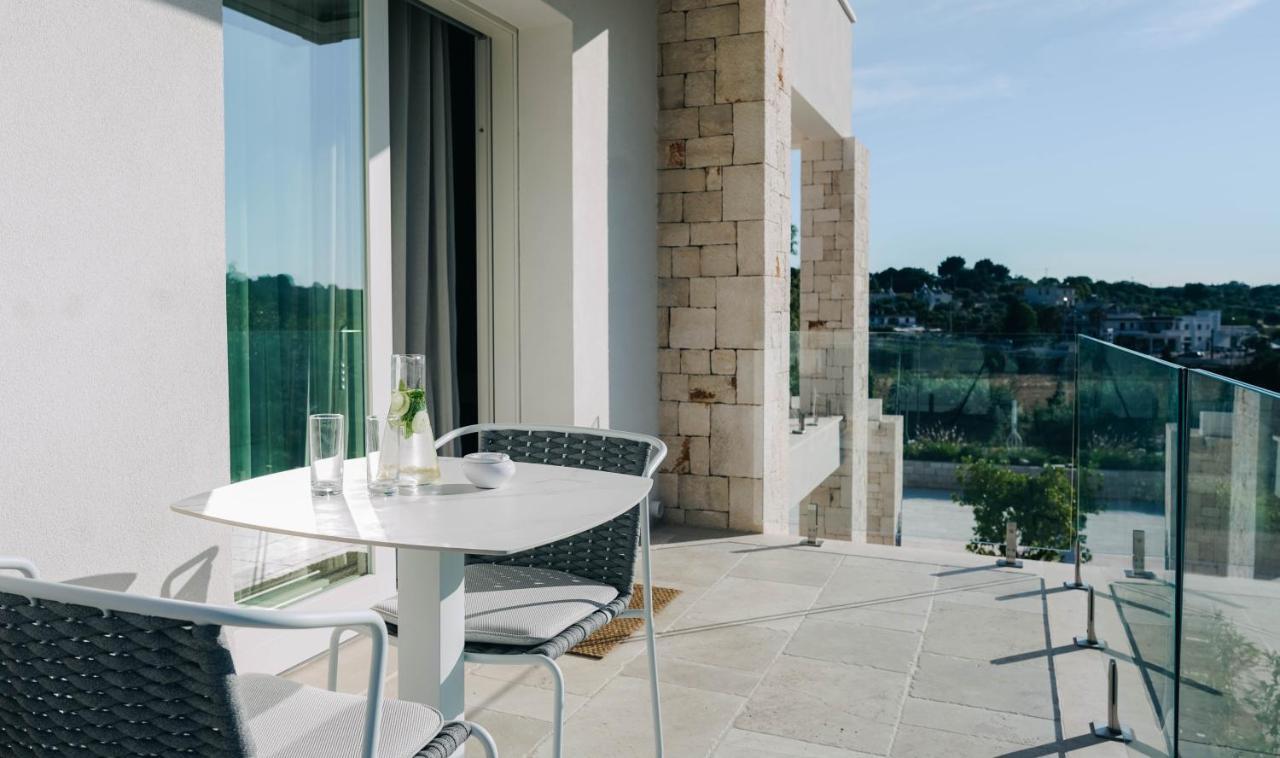Essenza Relais Contemporaneo Bed & Breakfast Чистернино Екстериор снимка