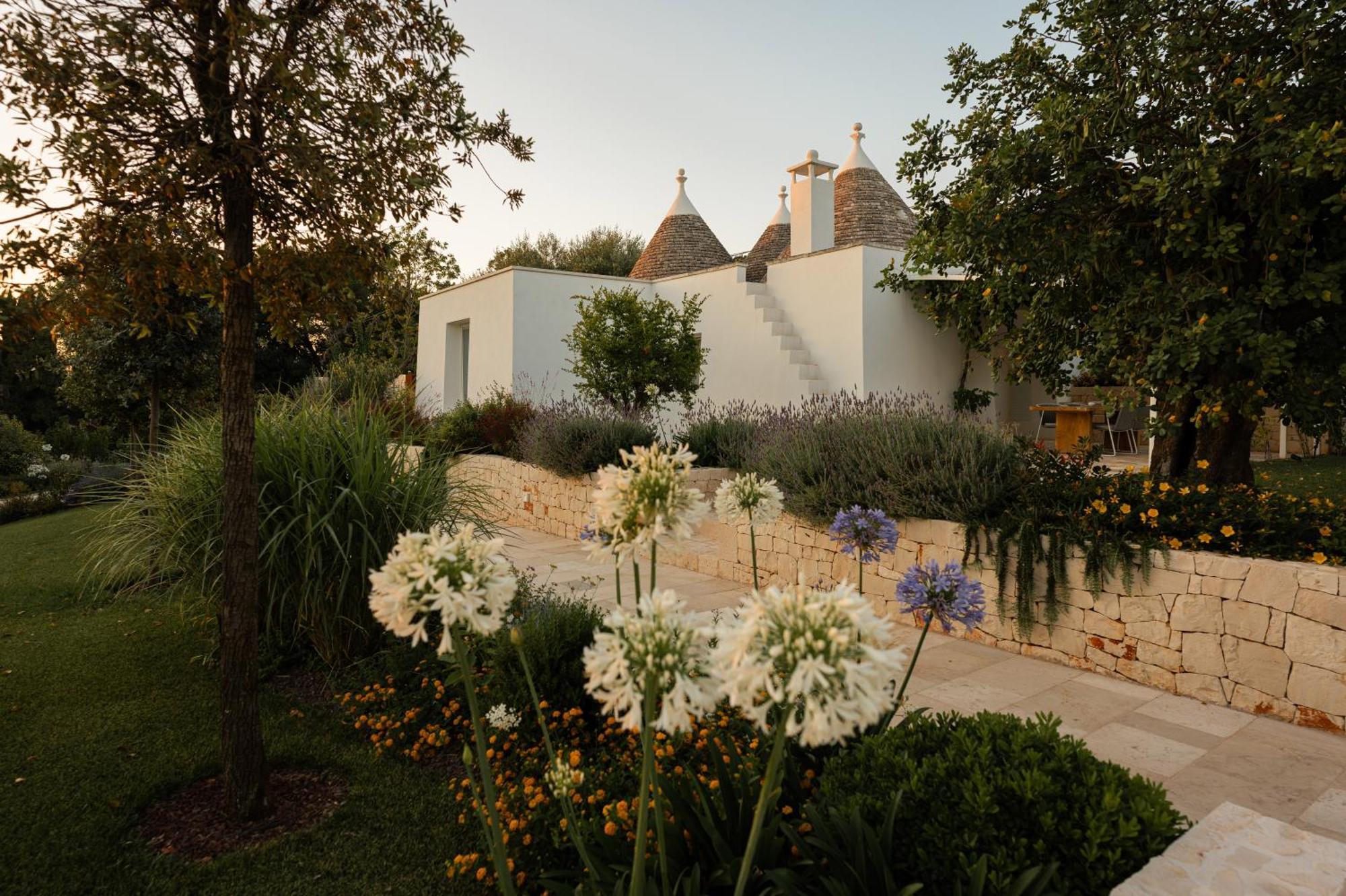 Essenza Relais Contemporaneo Bed & Breakfast Чистернино Екстериор снимка