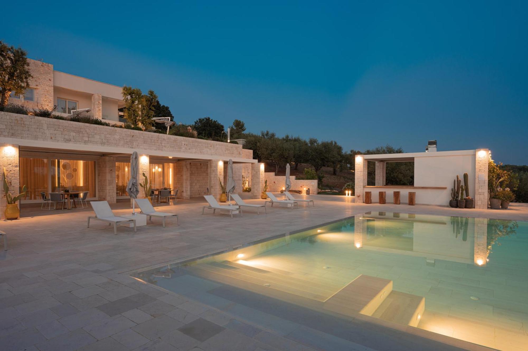 Essenza Relais Contemporaneo Bed & Breakfast Чистернино Екстериор снимка