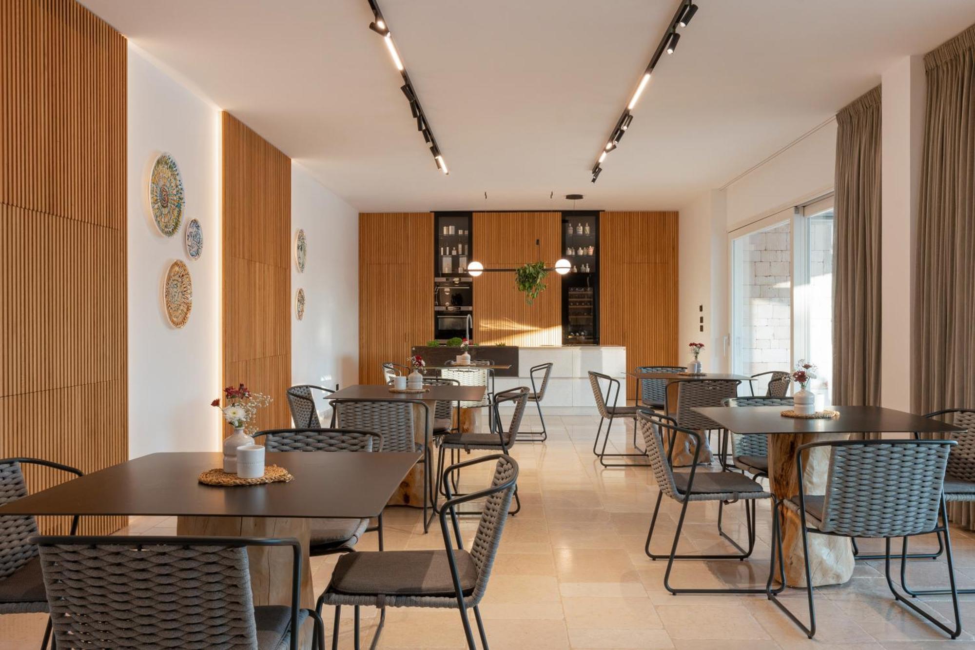Essenza Relais Contemporaneo Bed & Breakfast Чистернино Екстериор снимка