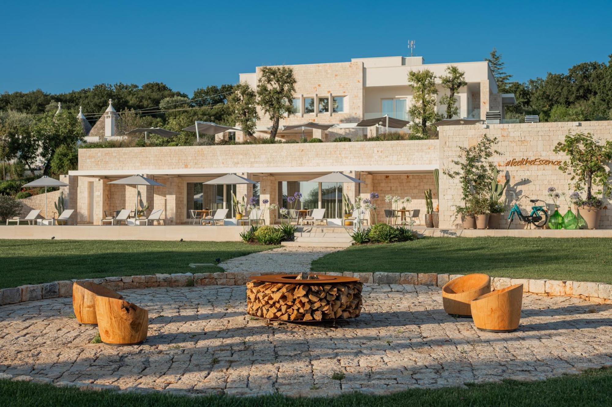 Essenza Relais Contemporaneo Bed & Breakfast Чистернино Екстериор снимка