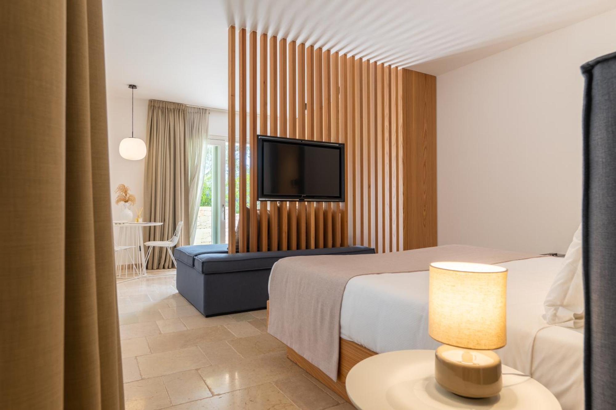 Essenza Relais Contemporaneo Bed & Breakfast Чистернино Екстериор снимка
