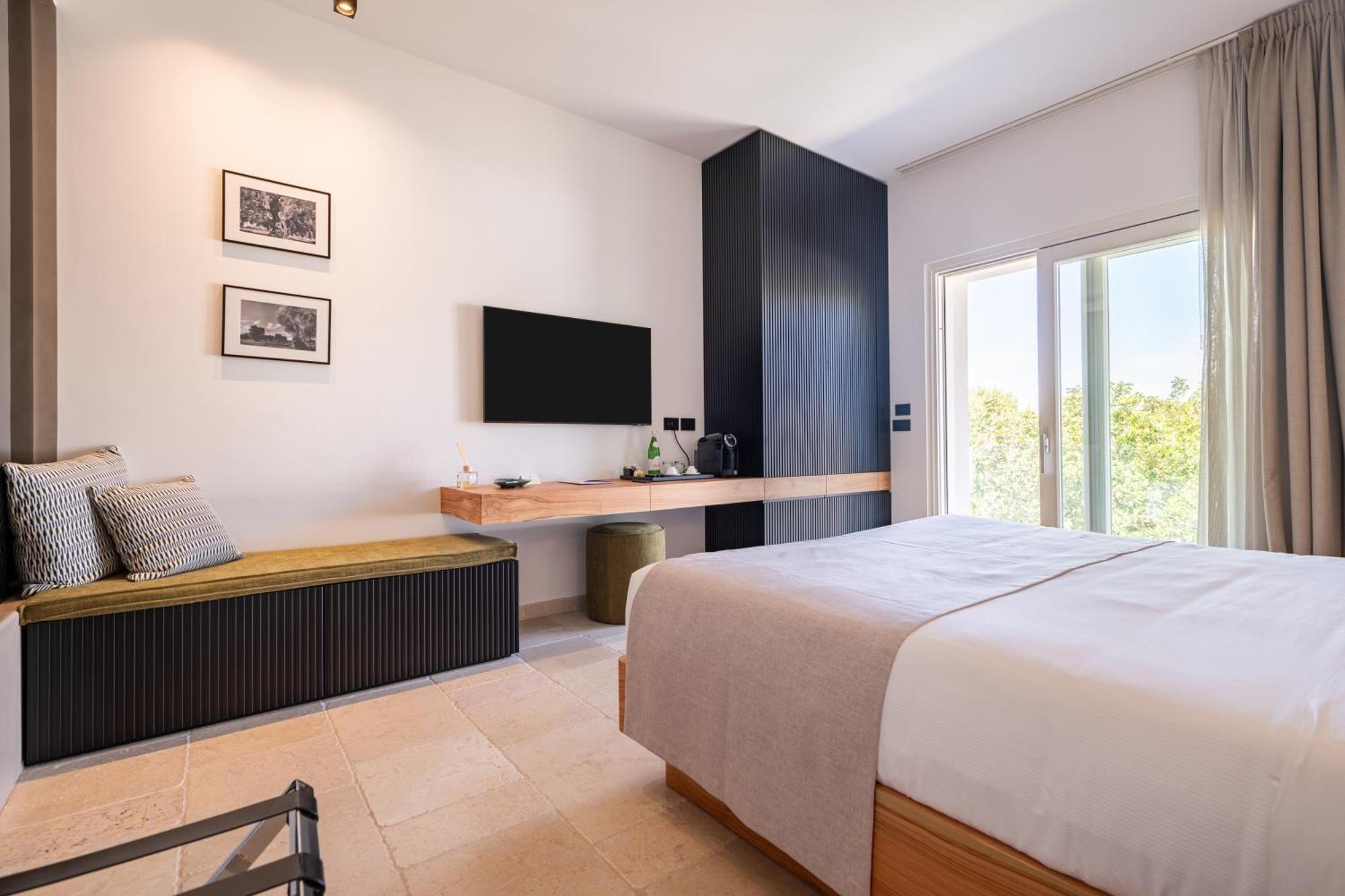 Essenza Relais Contemporaneo Bed & Breakfast Чистернино Екстериор снимка