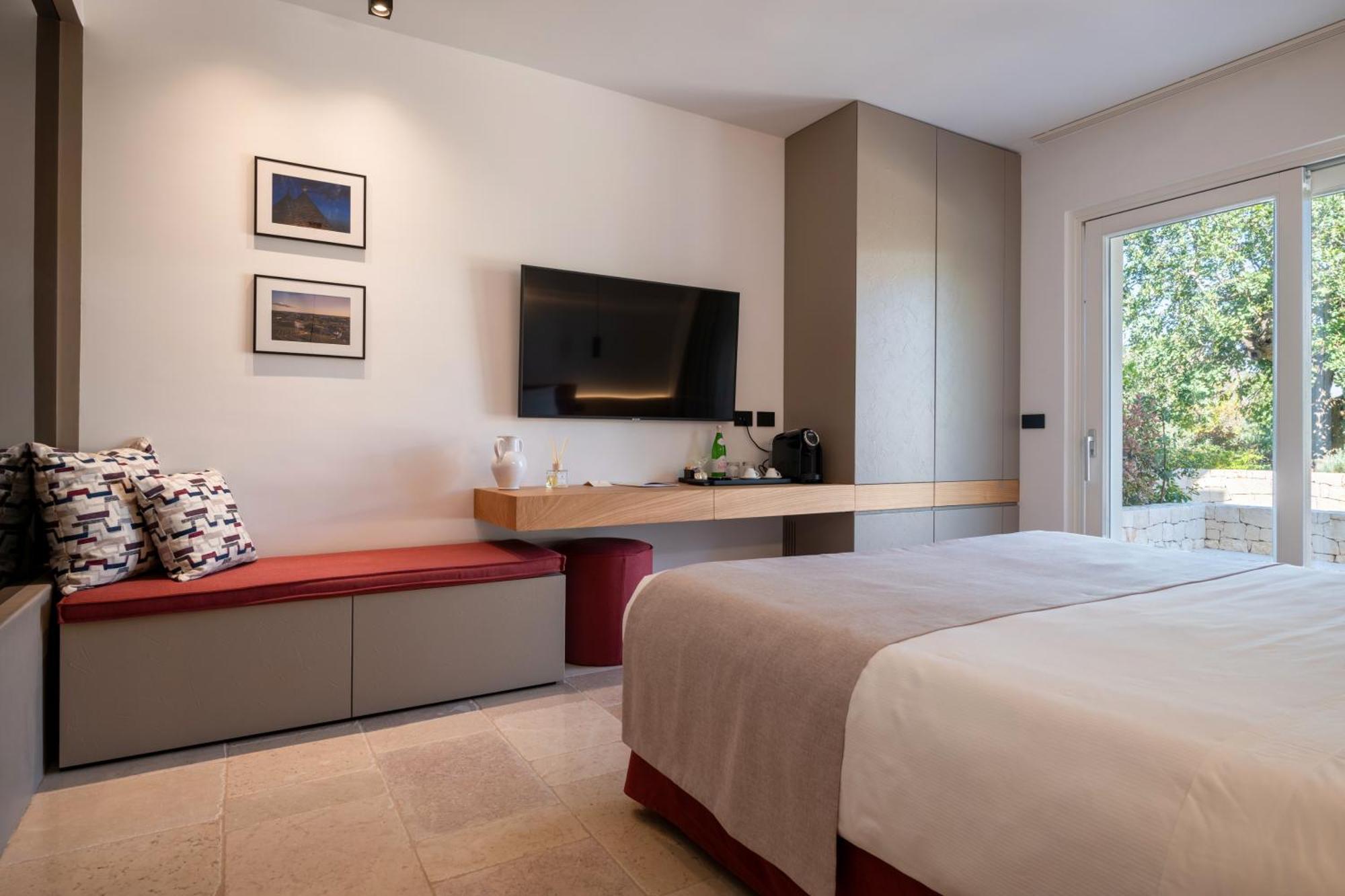 Essenza Relais Contemporaneo Bed & Breakfast Чистернино Екстериор снимка