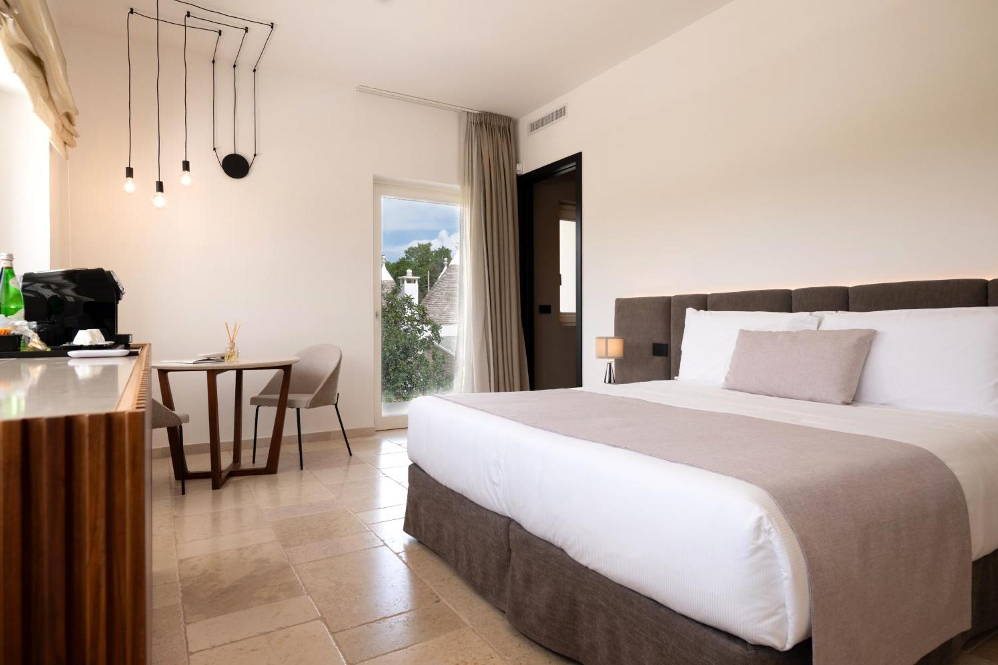 Essenza Relais Contemporaneo Bed & Breakfast Чистернино Екстериор снимка