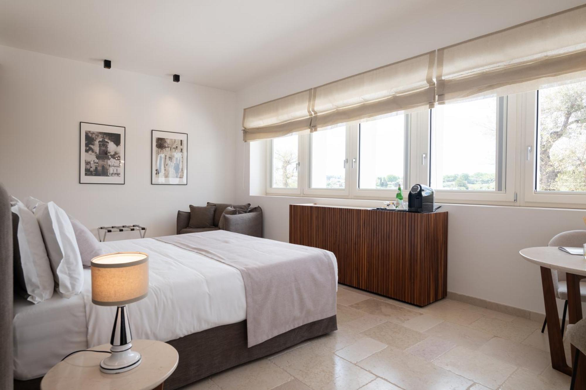 Essenza Relais Contemporaneo Bed & Breakfast Чистернино Екстериор снимка