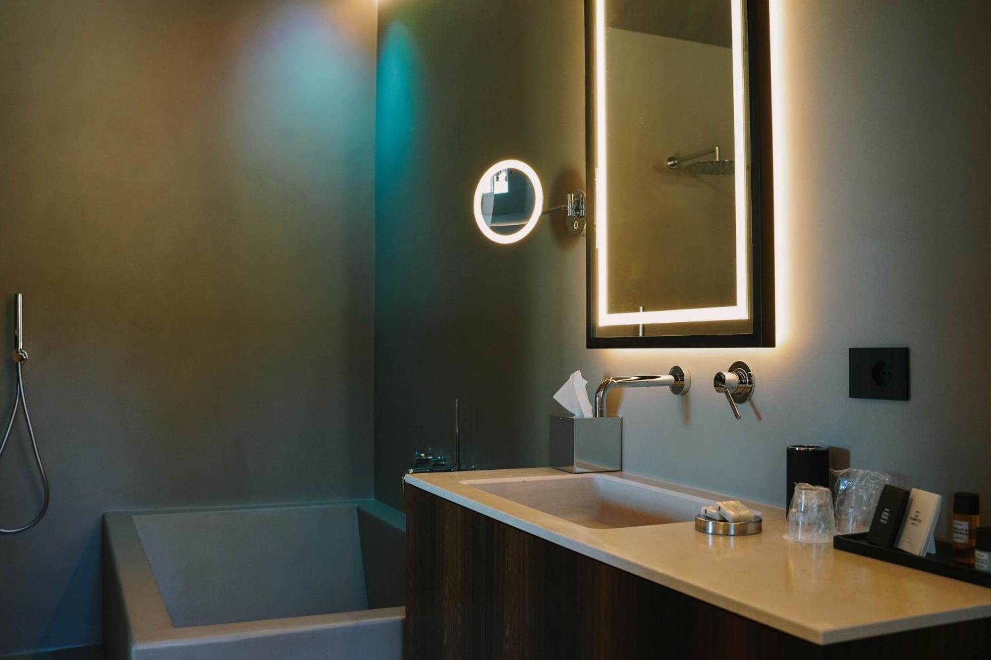 Essenza Relais Contemporaneo Bed & Breakfast Чистернино Екстериор снимка