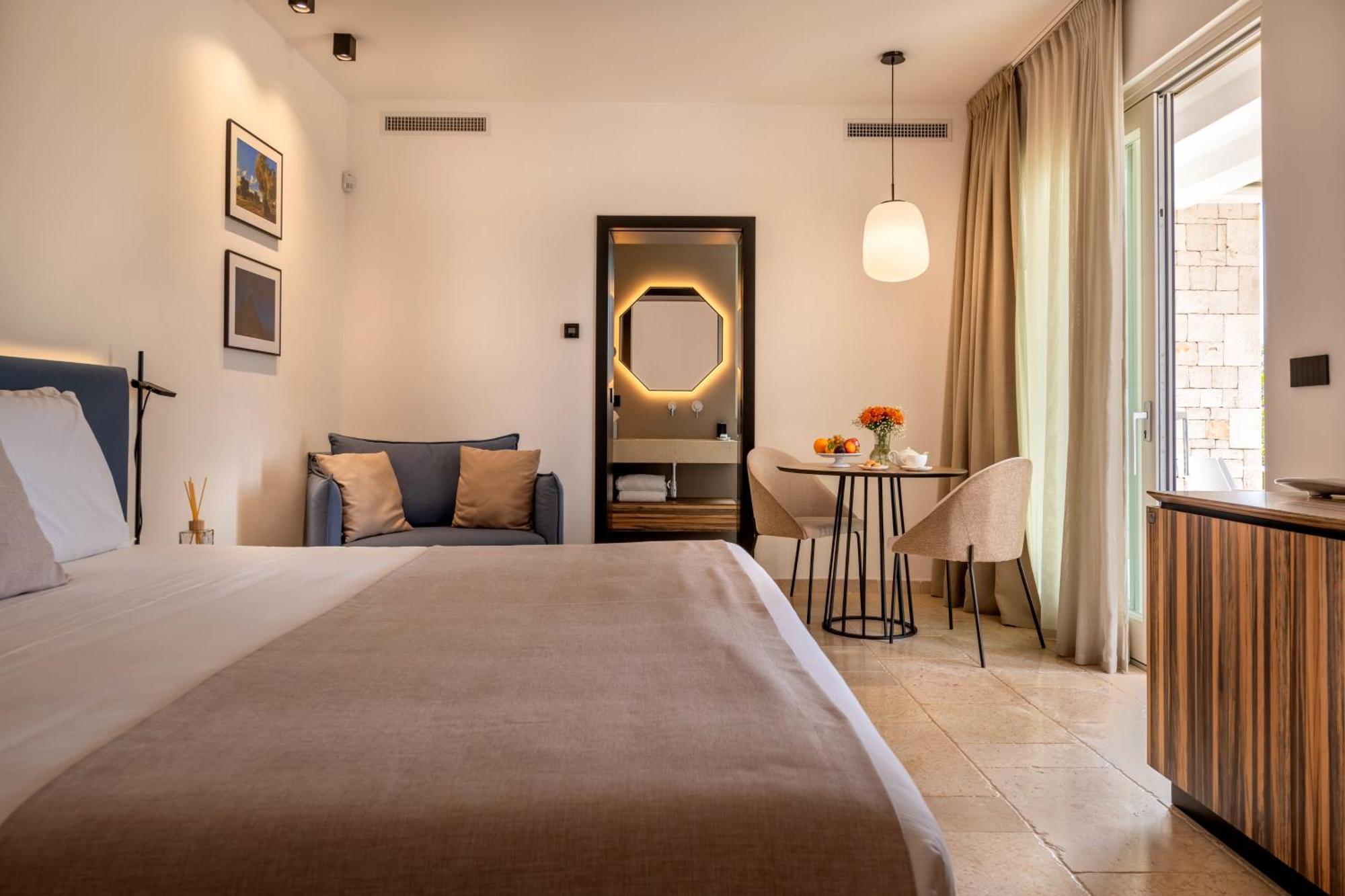 Essenza Relais Contemporaneo Bed & Breakfast Чистернино Екстериор снимка