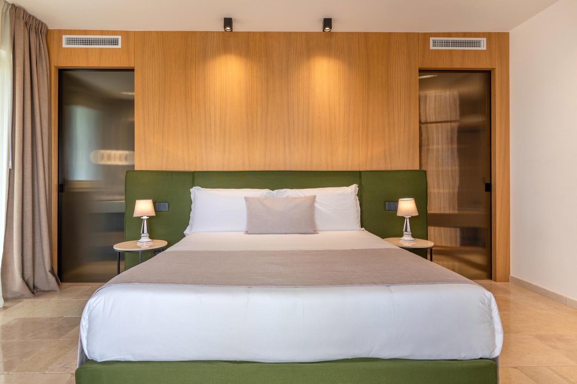 Essenza Relais Contemporaneo Bed & Breakfast Чистернино Екстериор снимка