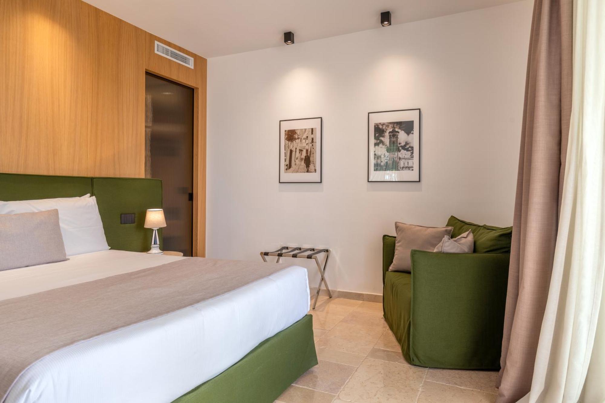 Essenza Relais Contemporaneo Bed & Breakfast Чистернино Екстериор снимка
